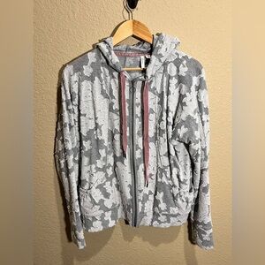 🔥BUY TWO GET ONE 50% OFF🔥
*Discount applied when you create a bundle*